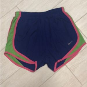 New without tag Nike workout shorts